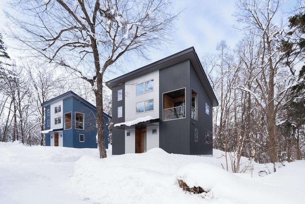 Bluebird Chalets 2/57