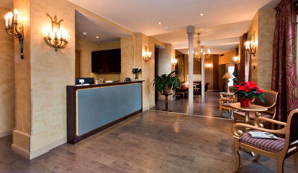 Hotel de L Empereur by Malone 4/64