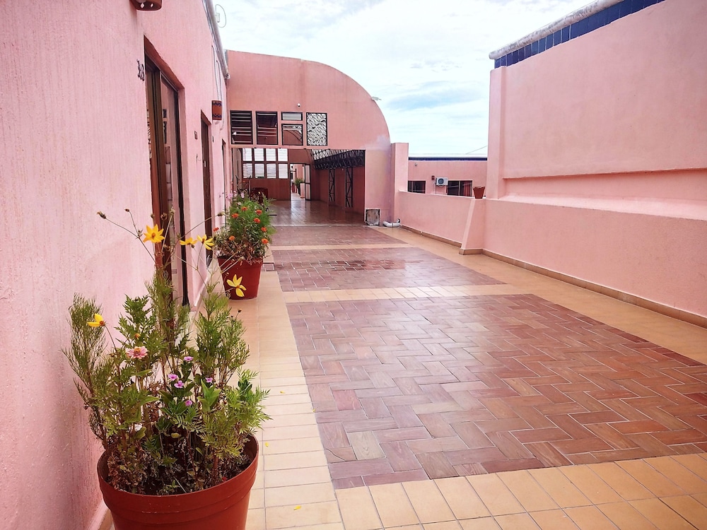 Los Jitos Hotel & Suites 11/56