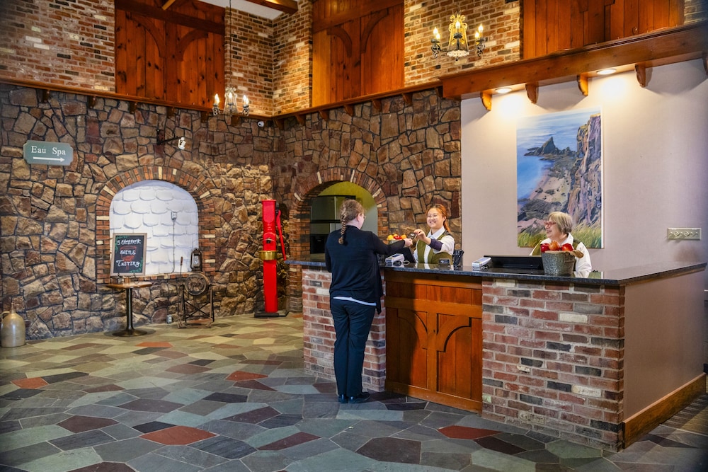 Old Orchard Inn & Spa 5/50