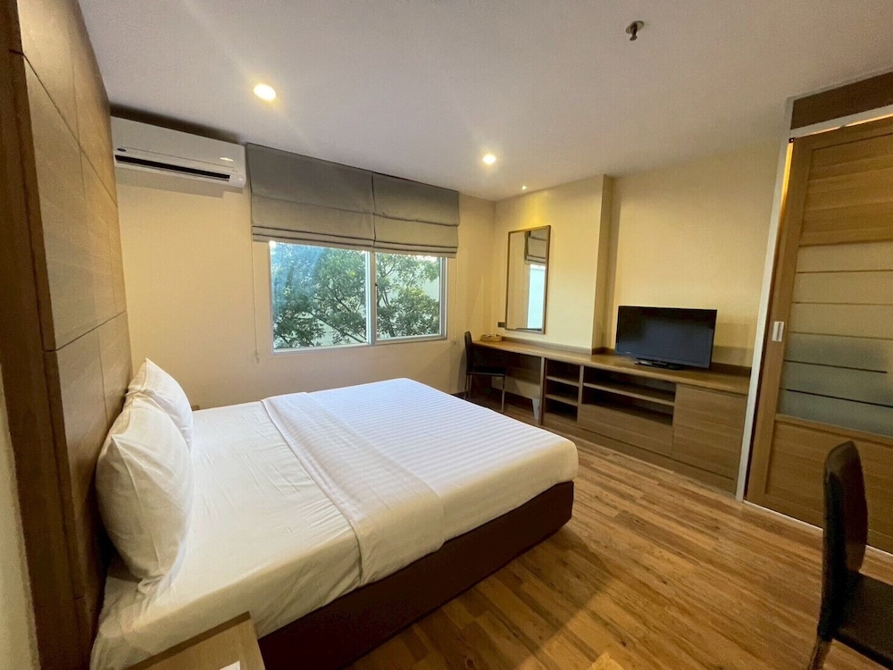 Sima Thani Hotel 24/50