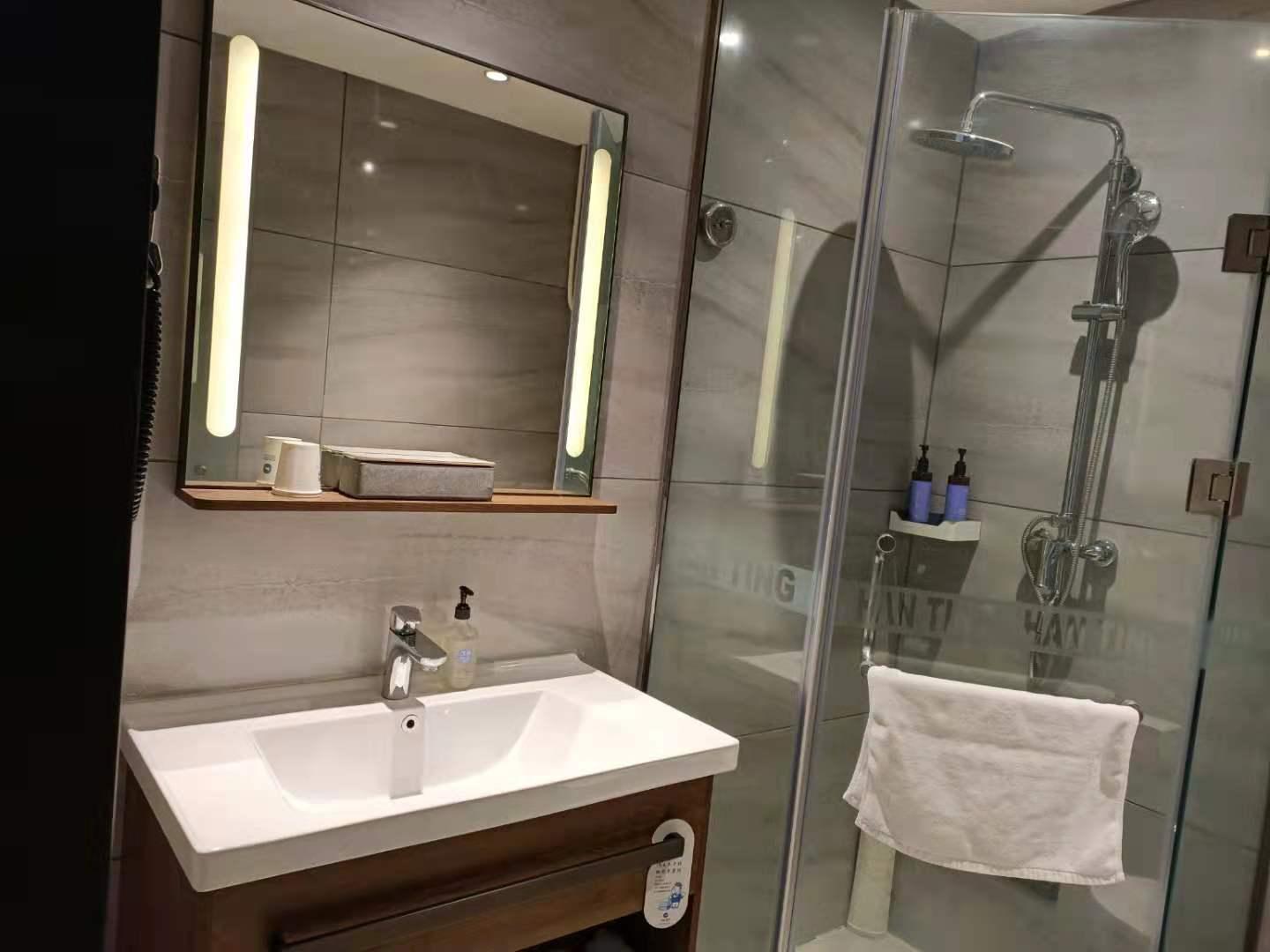 Lavande Hotel (Tianjin Wuqing High-speed Railway Station Daguangming Center) 37/43