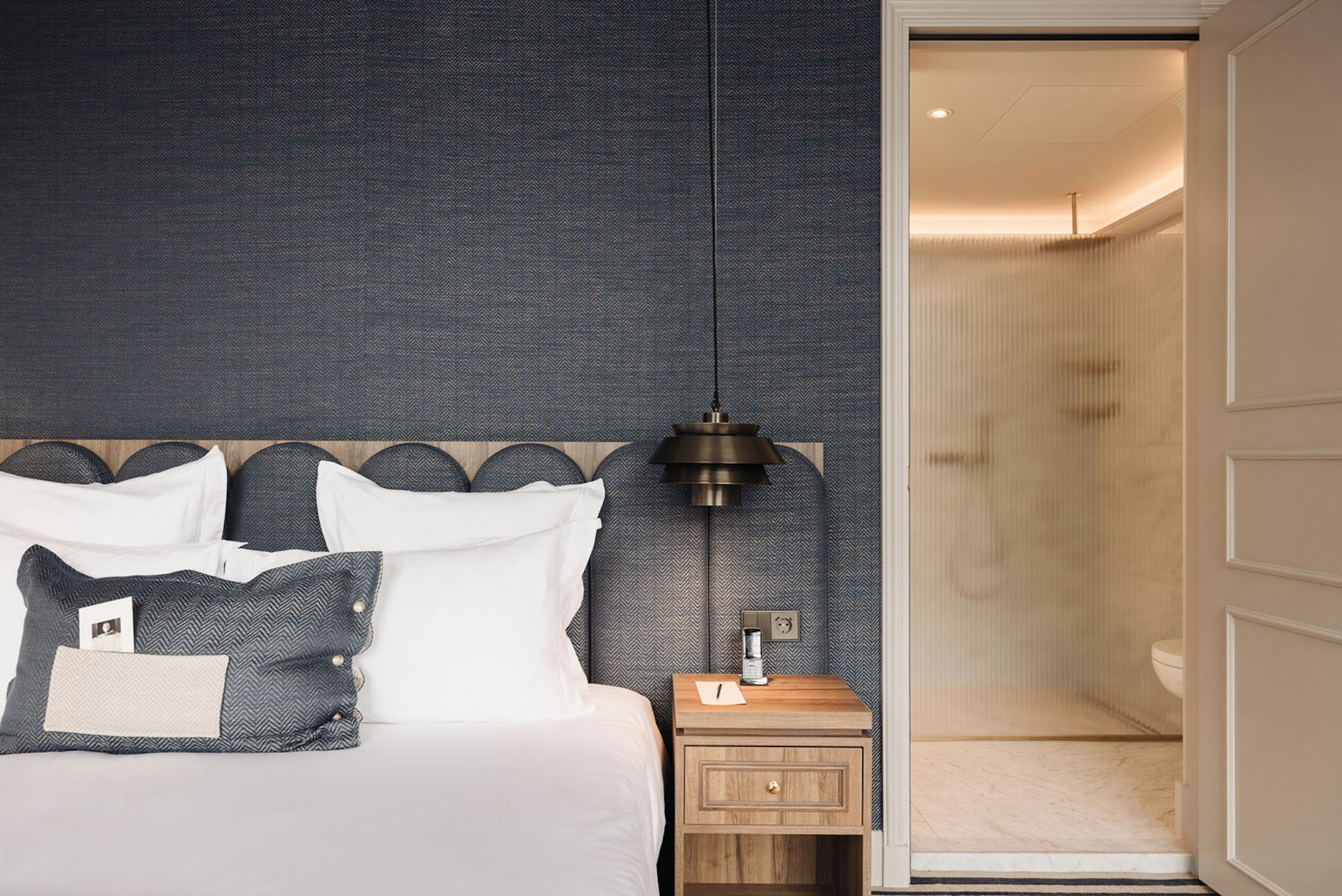 Hotel Seven One Seven 15/23