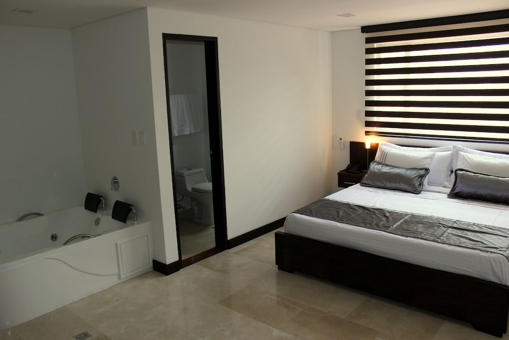 HOTEL LLERAS 10 28/63