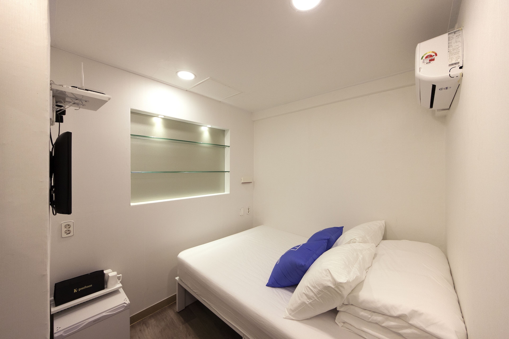 ECONOMY, DOUBLE BED
