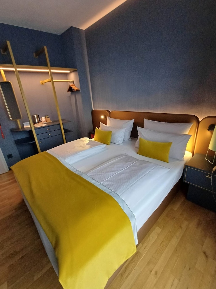 COMFORT, DOUBLE BED