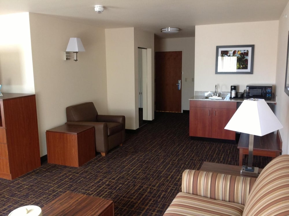 Richland Inn Suites 30/37
