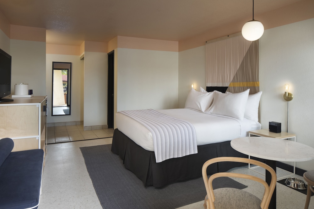 The Sandman Santa Rosa Sonoma, an Ascend Collection Hotel 12/68