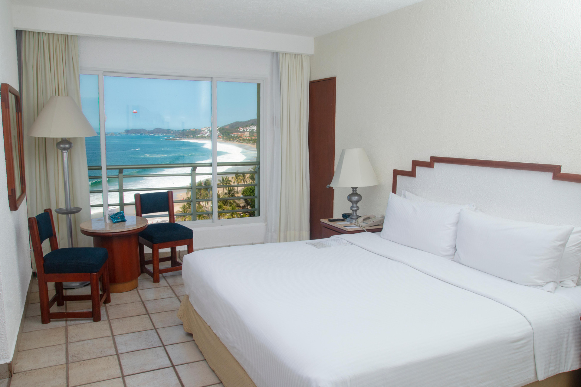 Deluxe, Sea View