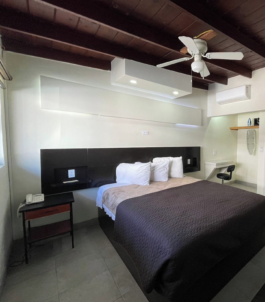 Reno Hotel 32/55