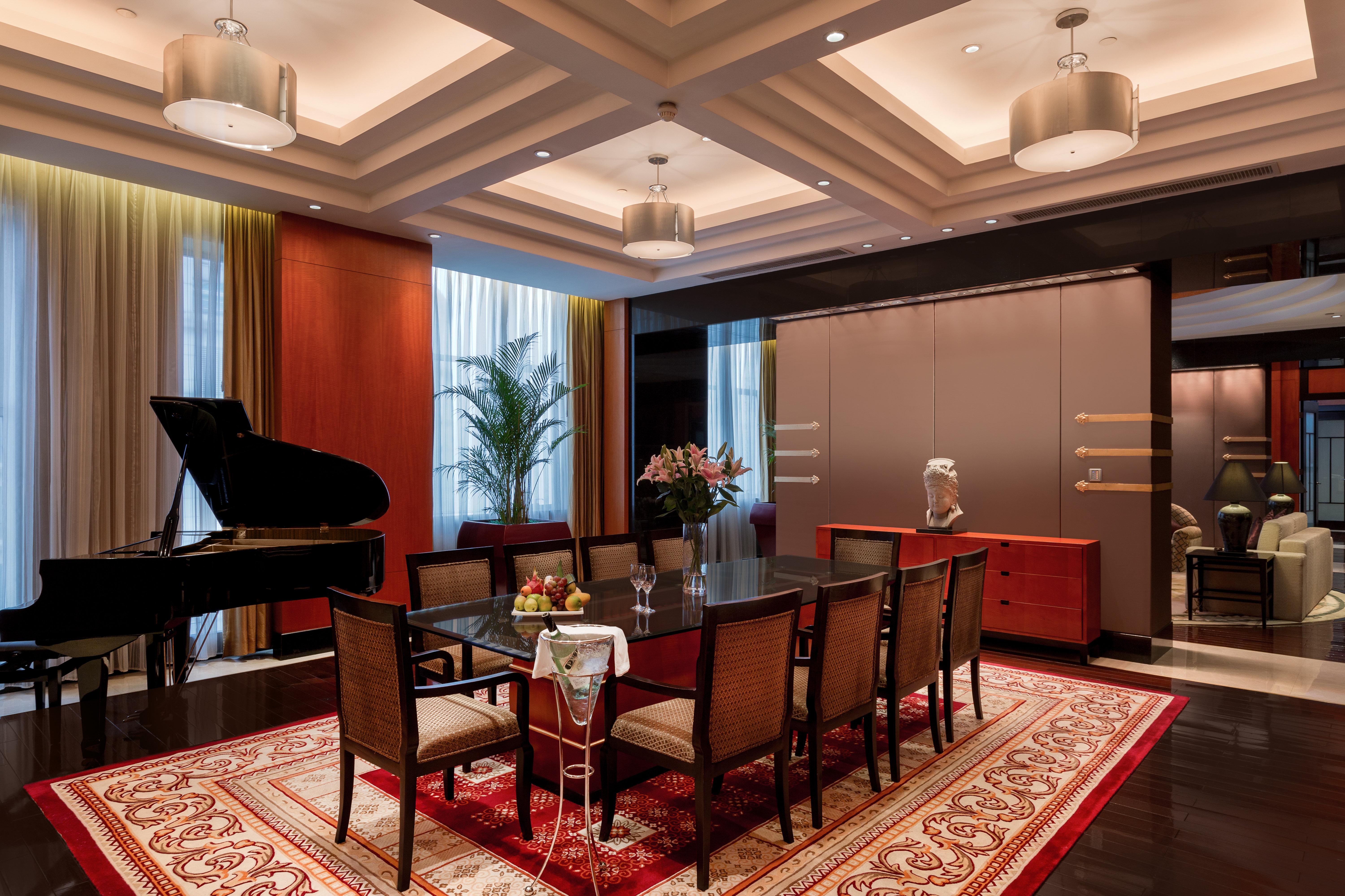 Dekin Hotel Chongqing Jiefangbei 28/38