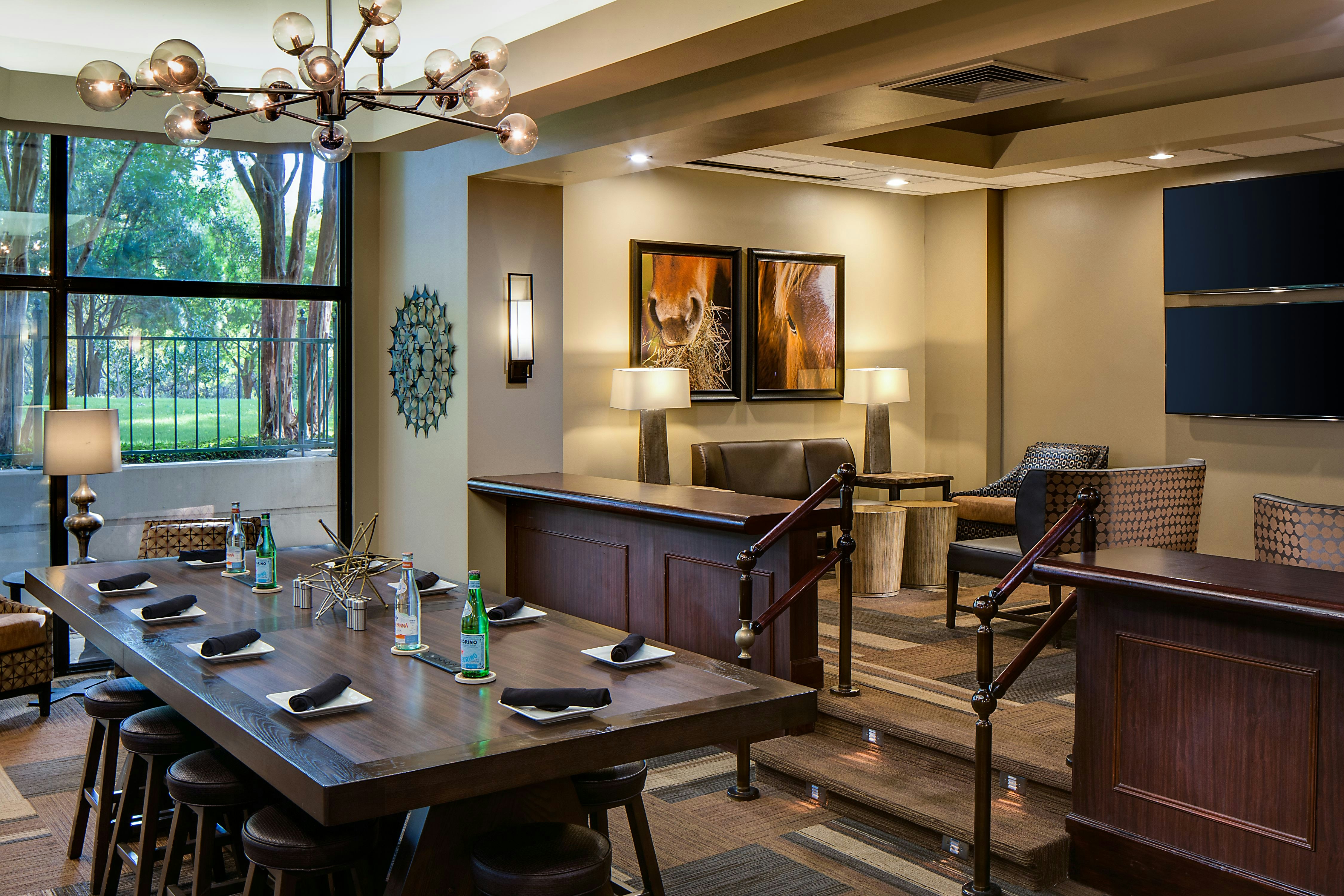 Embassy Suites by Hilton Dallas Love Field 32/34