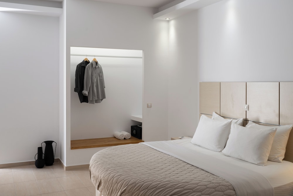 Honeymoon, Suite, Queen Bed, Outdoor Jetted Tub