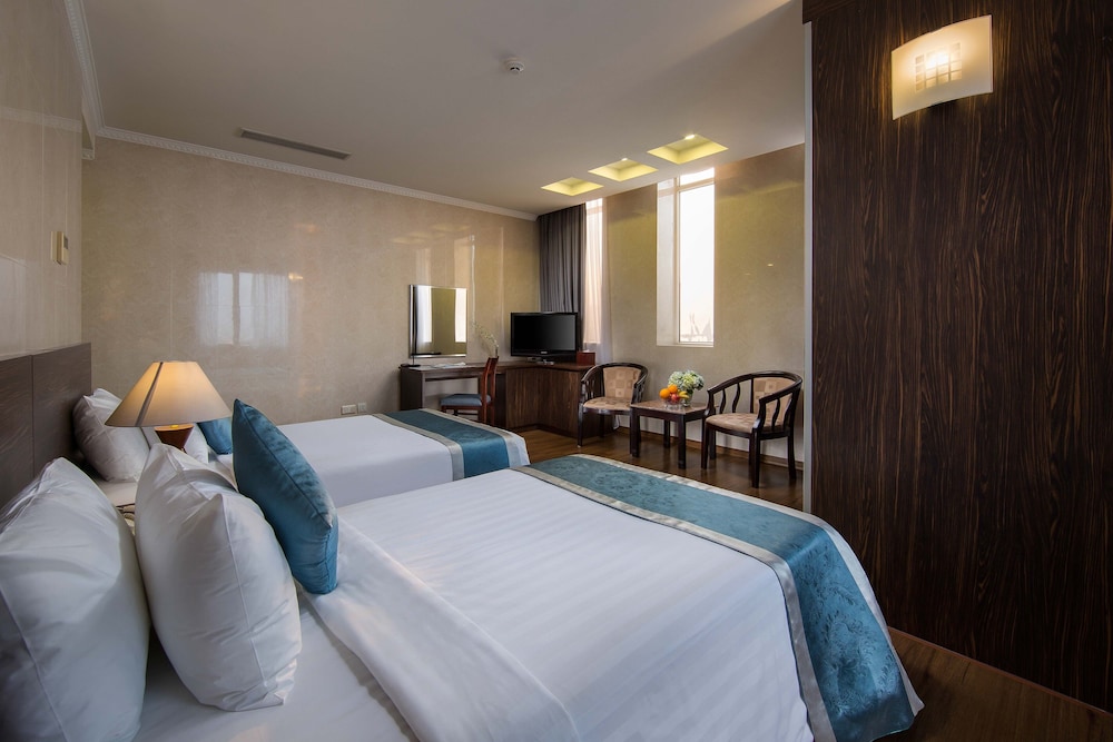 EXECUTIVE, CITY VIEW