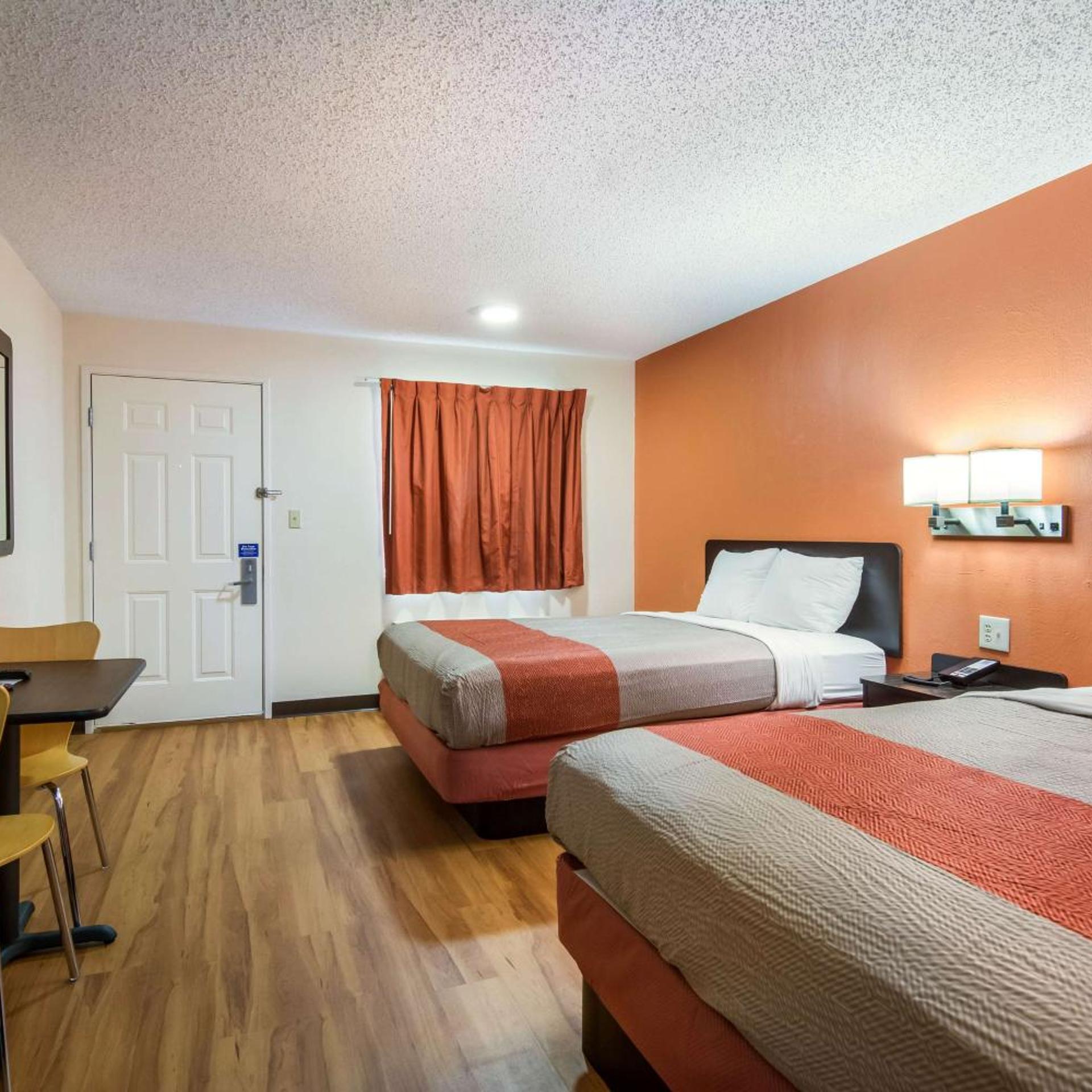 غرفة بسريرين كوين لذوي الإعاقة، Motel6 Winnie Tx 3/6