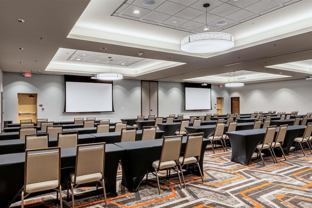 Drury Plaza Hotel Dallas Arlington 42/50