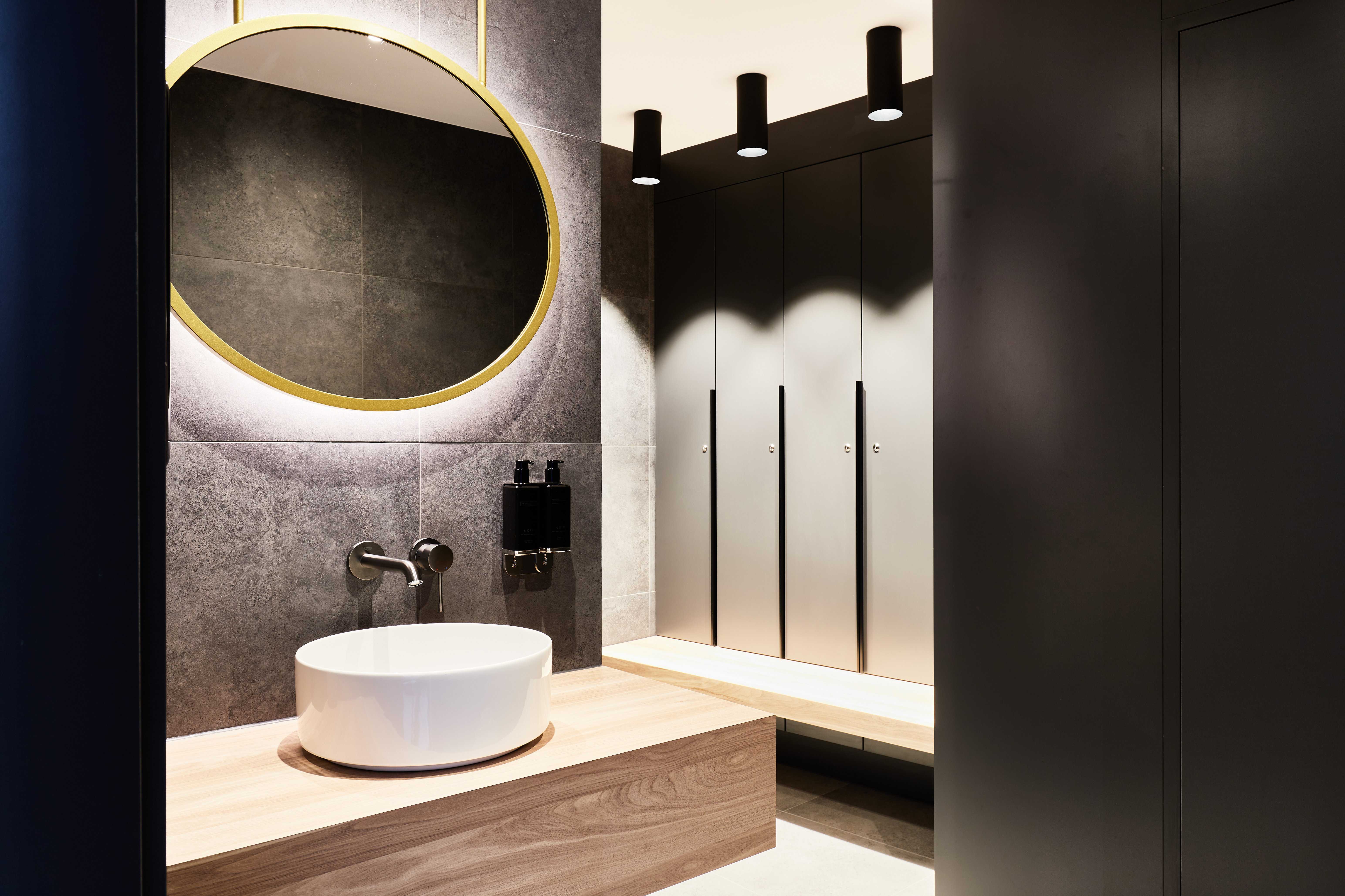 Crowne Plaza Warsaw - The HUB 50/50