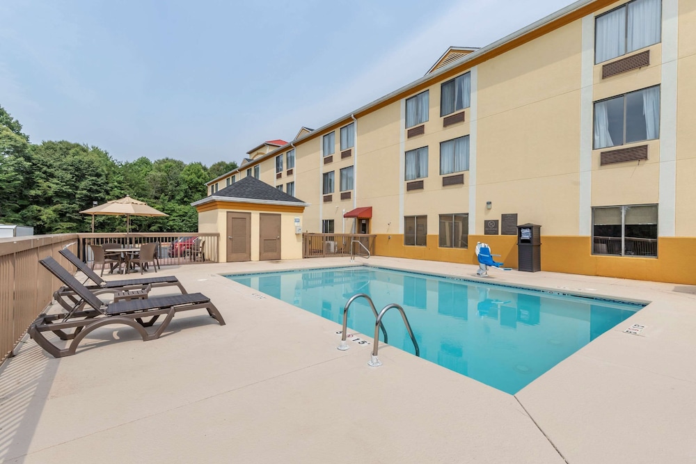 Comfort Inn and Suites Mocksville I-40 1/41