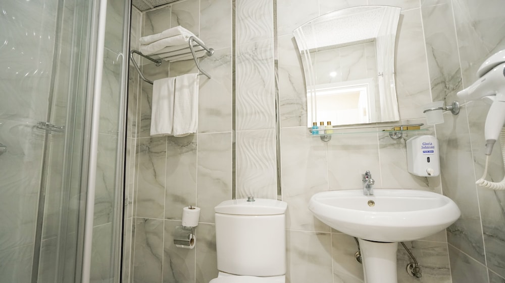 Lara World Hotel 32/34