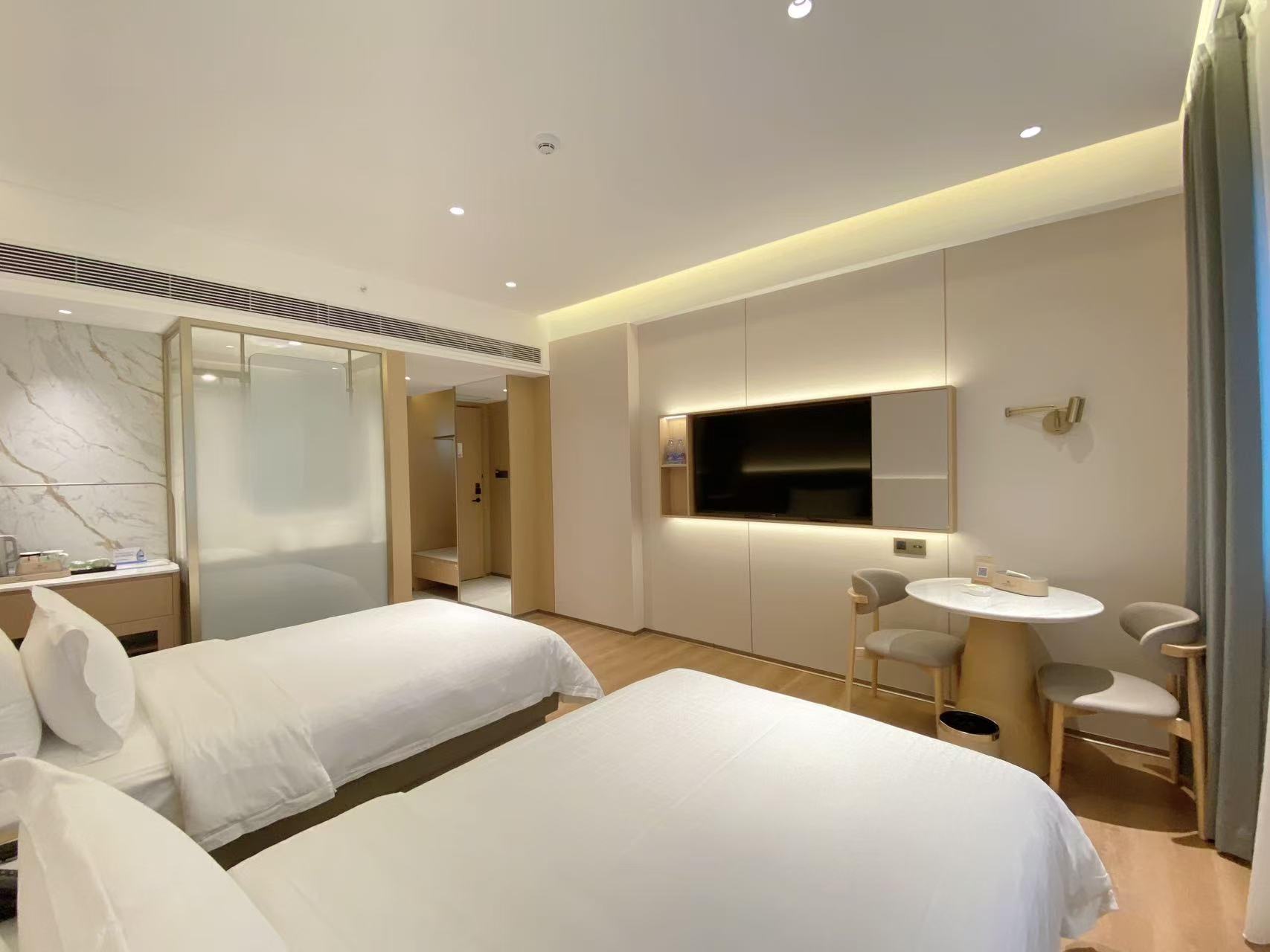 Chic, Deluxe, Twin Beds