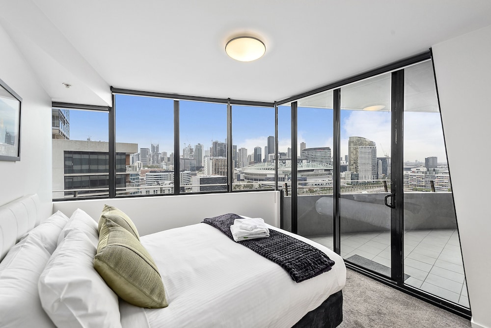 Docklands Private Collection of Apartments - Digital Harbour 22/50