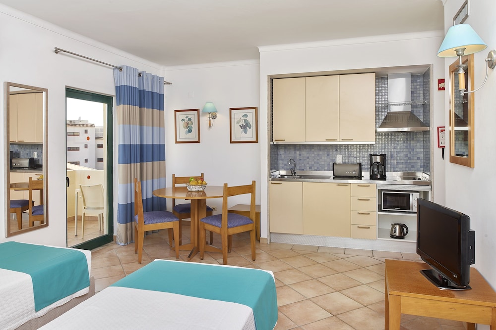 Oceanus Aparthotel 52/63