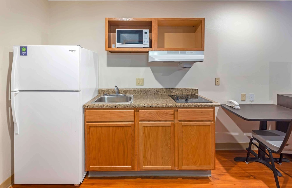 Extended Stay America Select Suites Fayetteville Fort Bragg 38/50