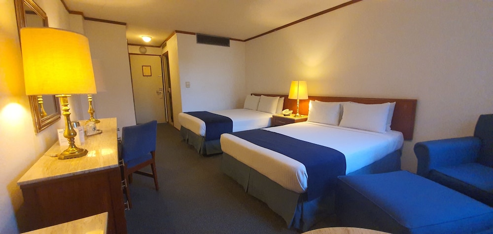 Bristol Hotel 16/62