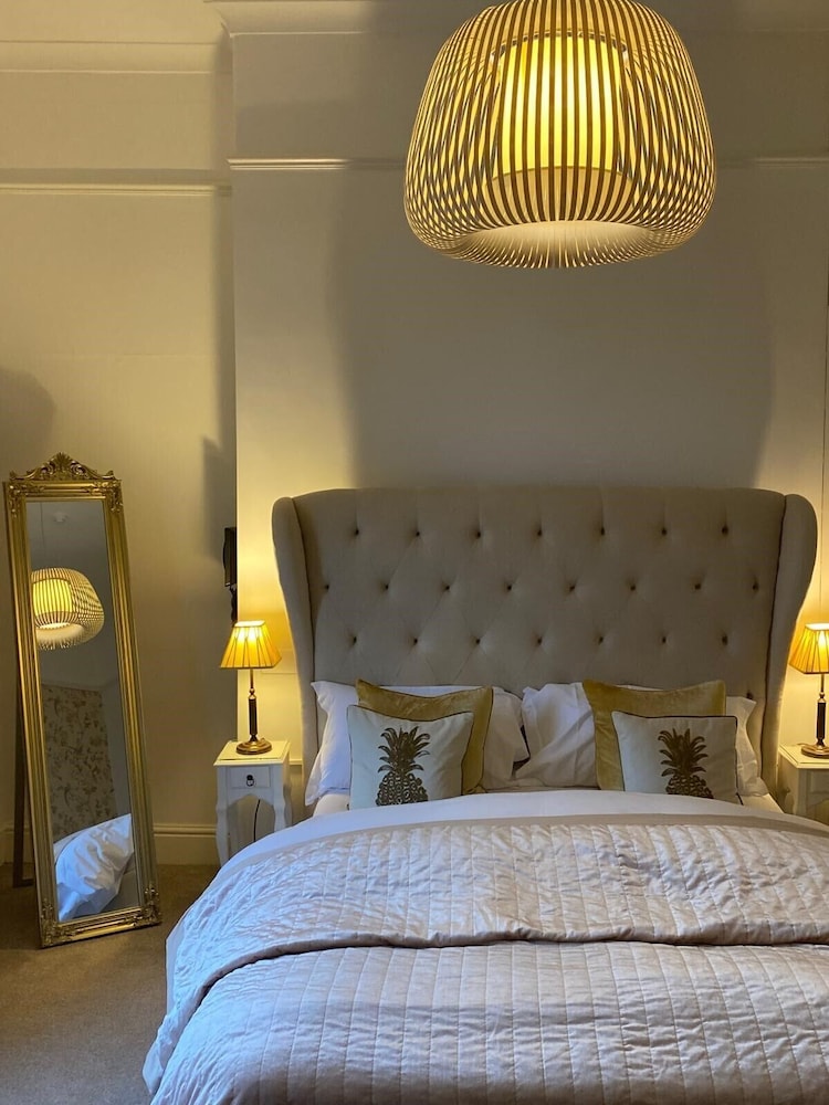 The Alexandra Court Hotel 15/37