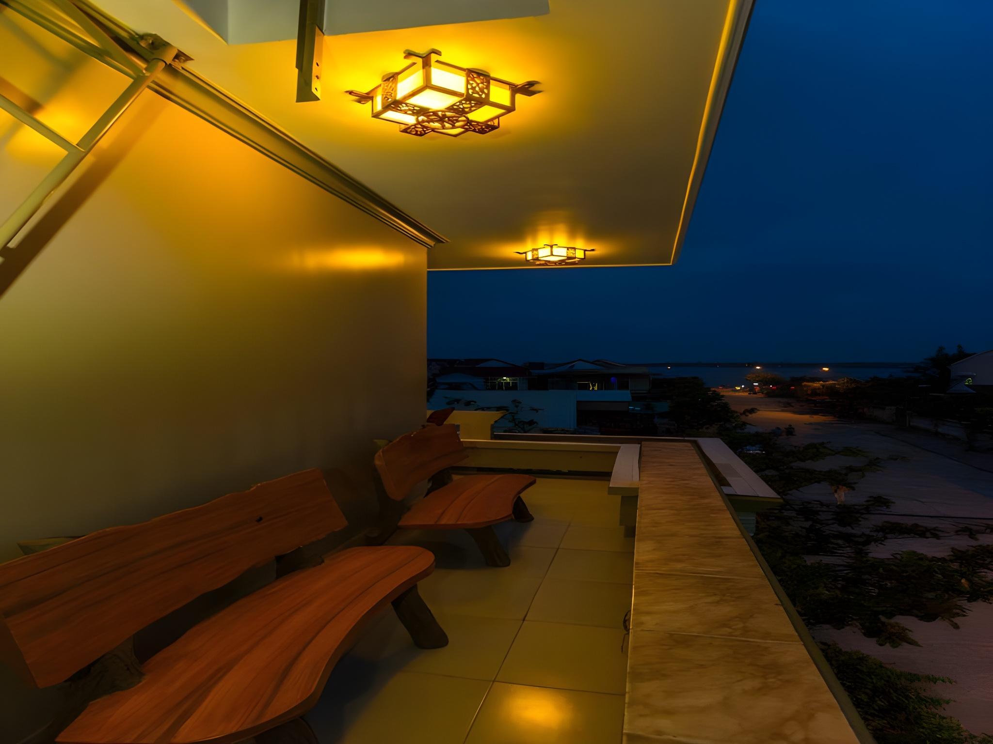 Moon's Homestay 44/46
