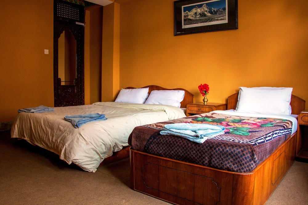 1 BEDROOM, STANDARD, TRIPLE, COURTYARD VIEW, CORNER