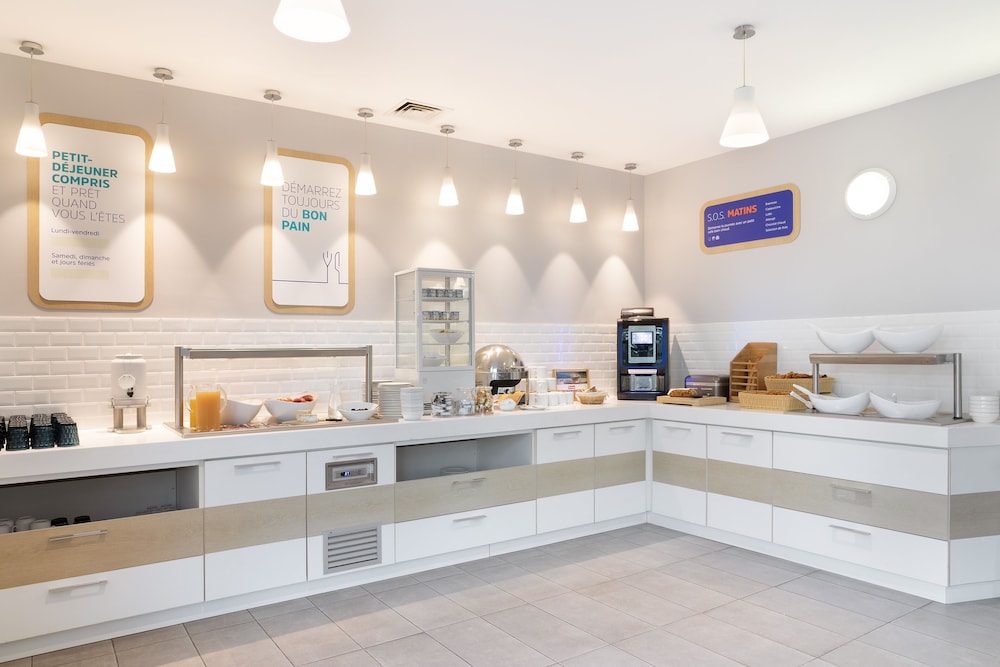 Holiday Inn Express Marseille Airport (ex Kyriad Marseille Provence Airport) 7/35