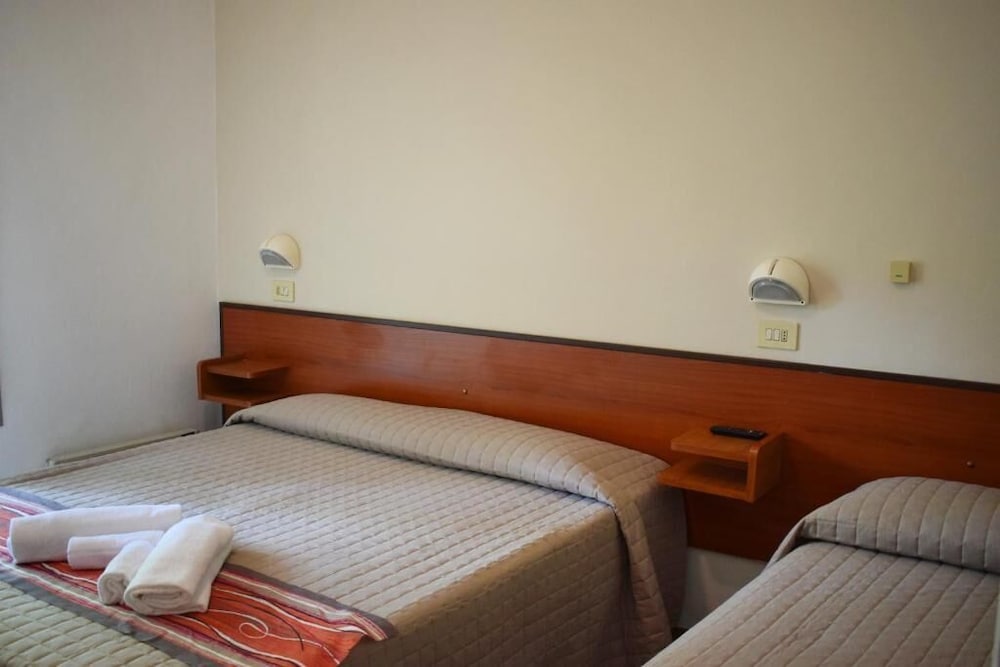 Hotel Arno 12/46
