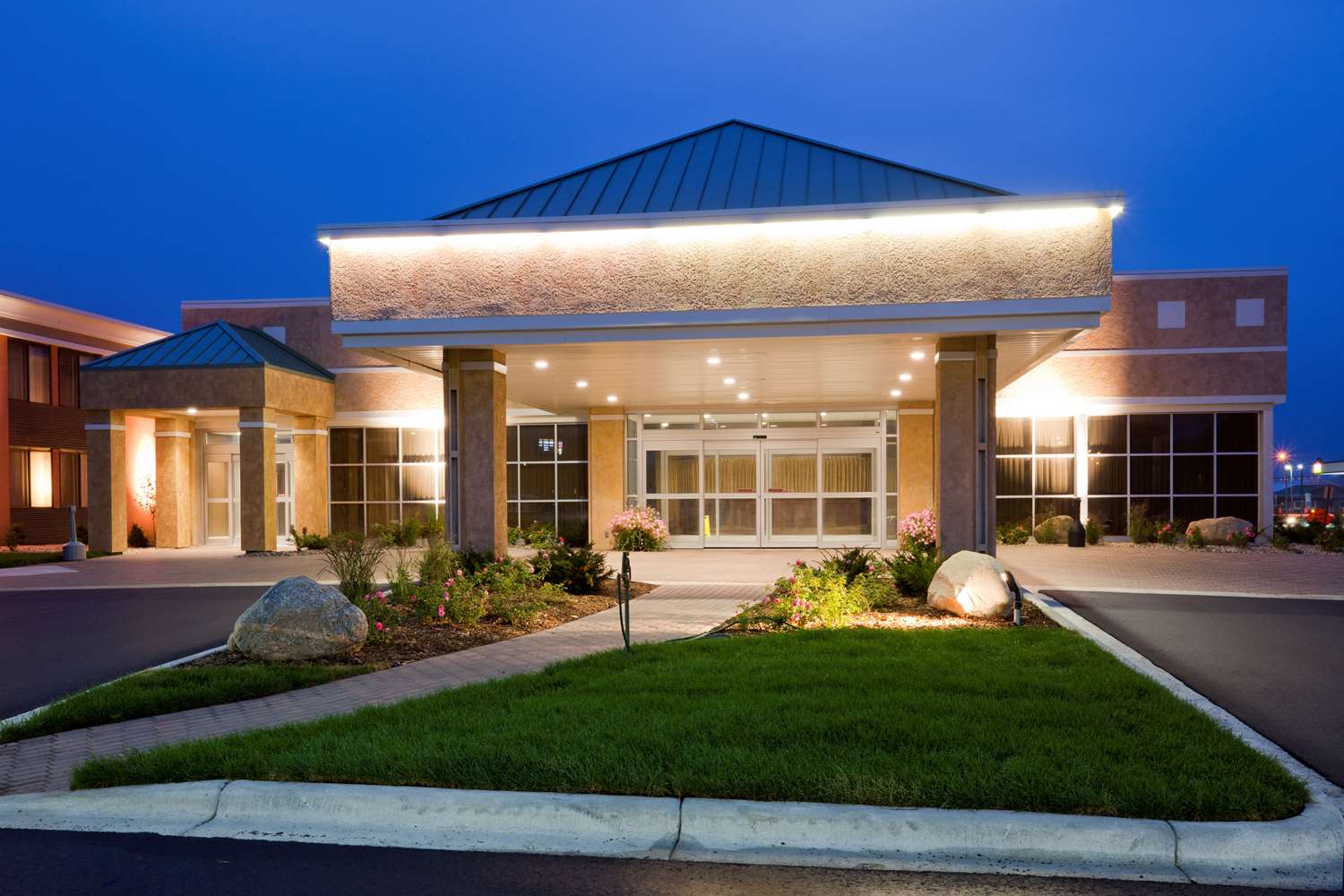 Best Western Plus Willmar 4/58