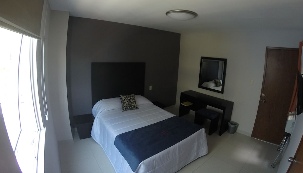 Hotel Haus Express 7/28