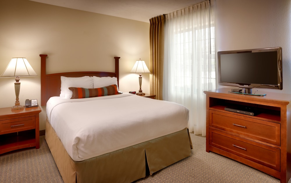 Staybridge Suites Omaha 80th And Dodge 18/81