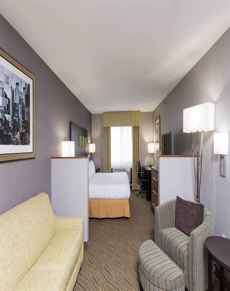 Holiday Inn Express Hotel And Suites Danville 20/43