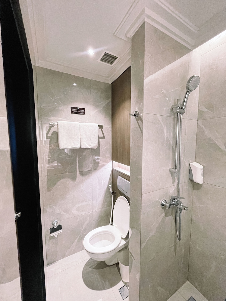 Deka Hotel Surabaya HR Muhammad 45/50