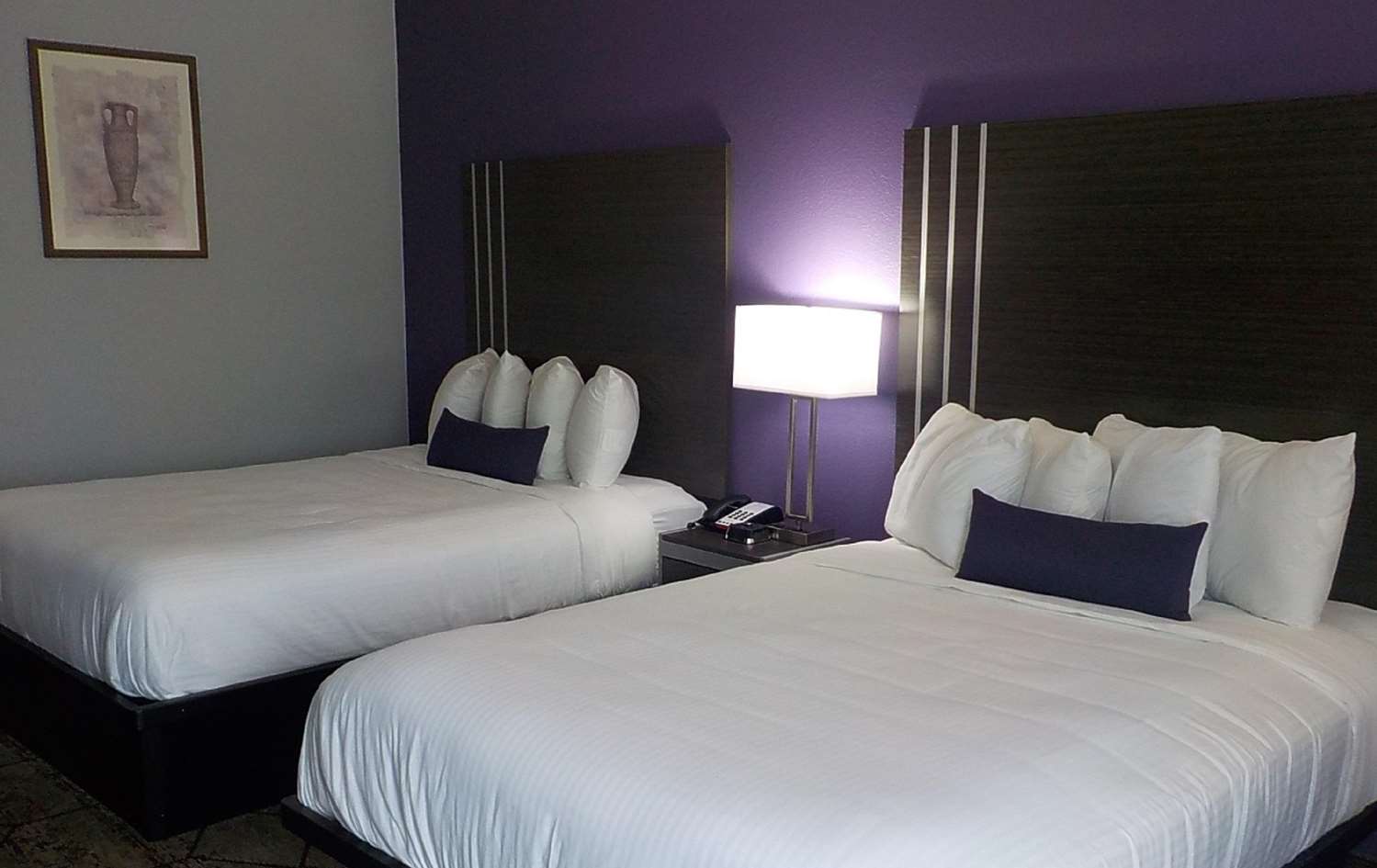 Room, 2 Queen Beds, Exterior Entrance، SureStay Plus Hotel by Best Western Warner Robins AFB 2/4