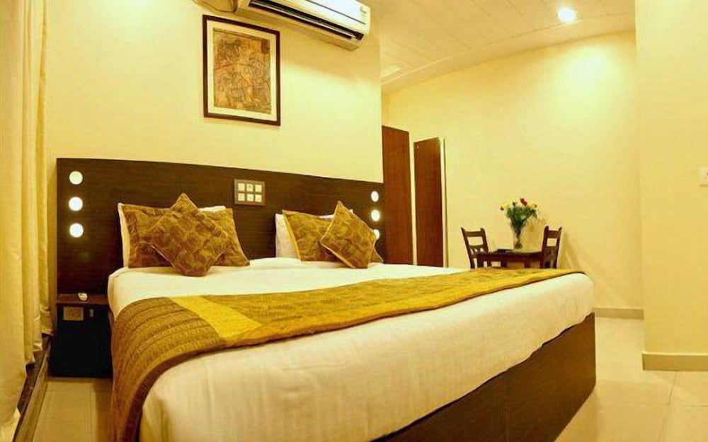 Hotel Amby Inn 16/50