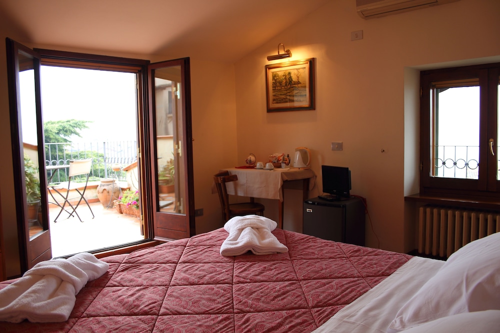 Primavera Mini Hotel 25/63