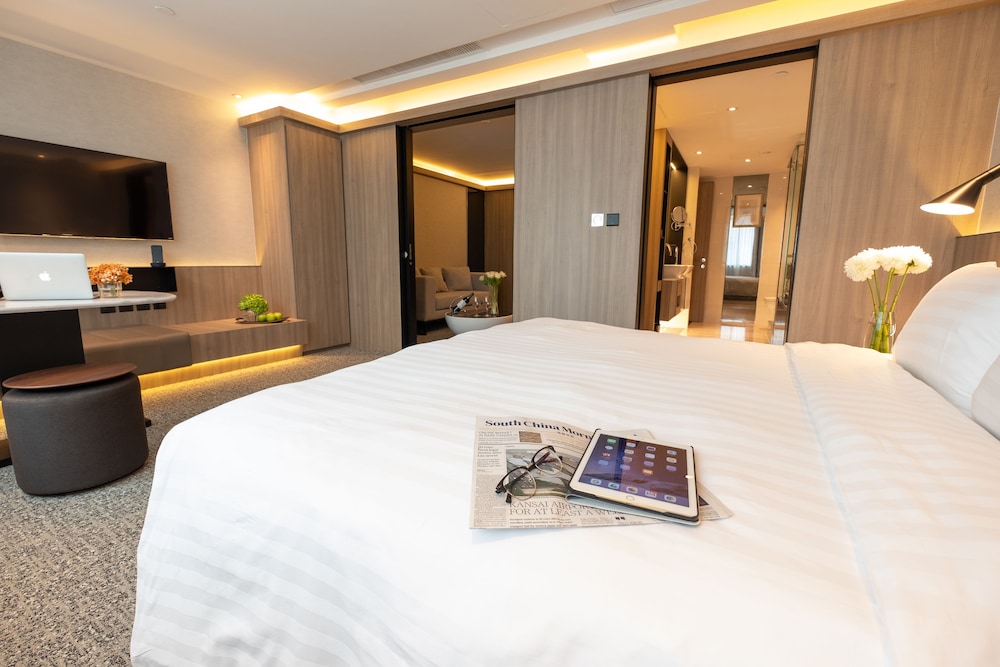 Nathan Hotel 34/72