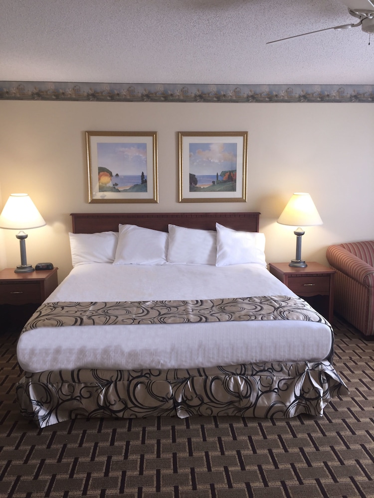 Baymont by Wyndham Waterford/Burlington WI 15/43