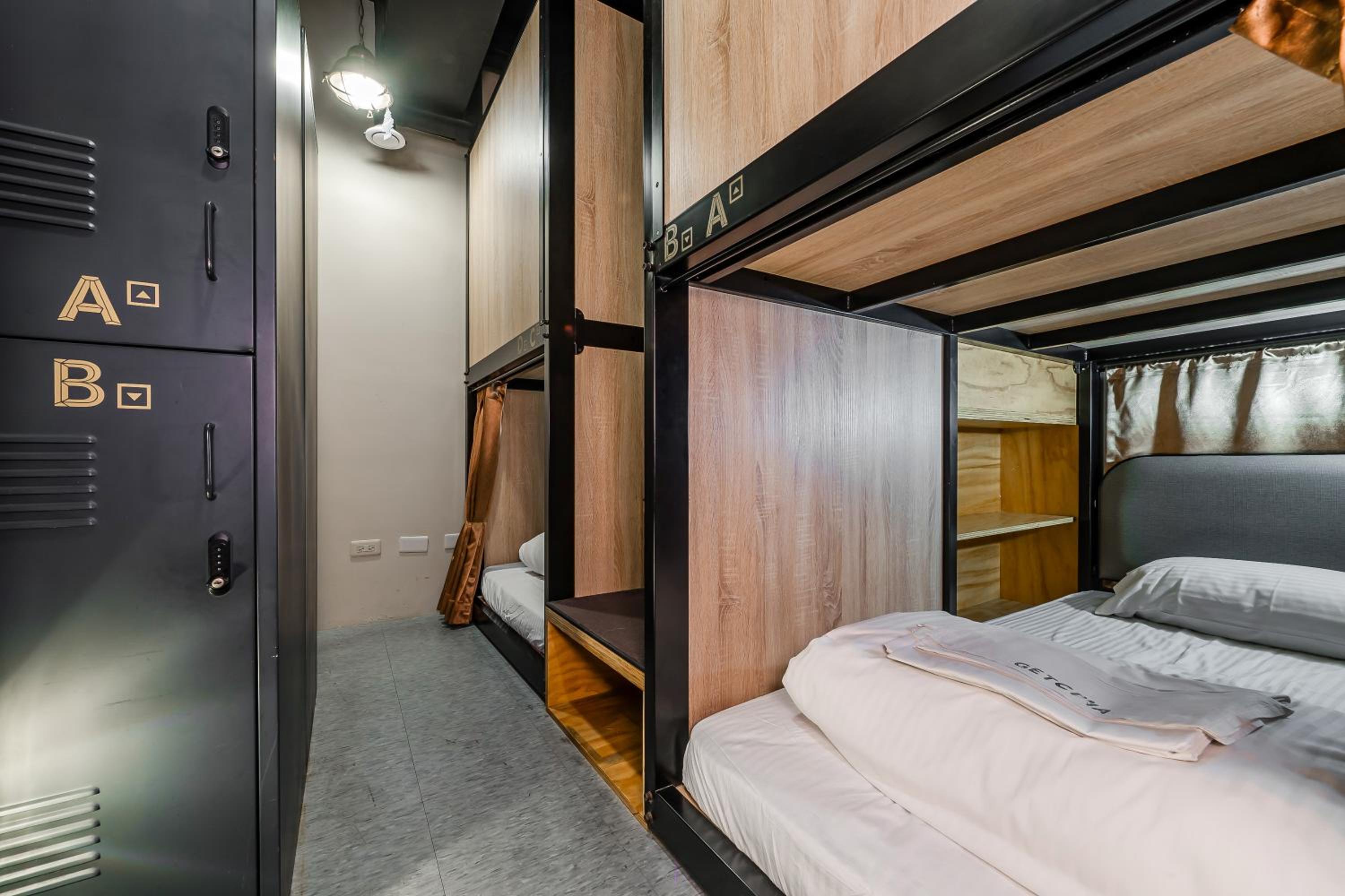 Female Dorm, 4 Beds
