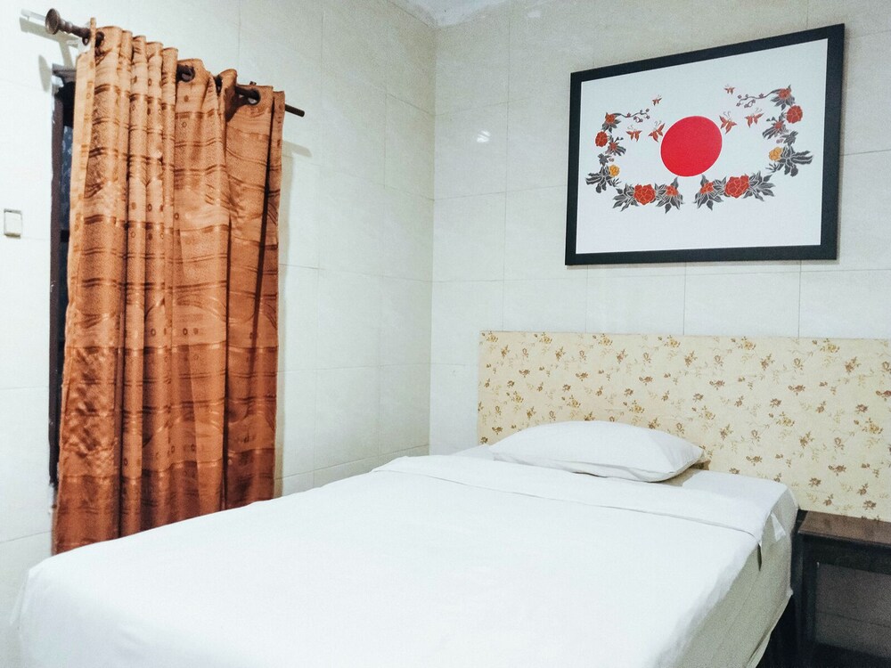 Hotel O Medan Near Gajah Mada formerly Hotel Labuhan Raya 23/61