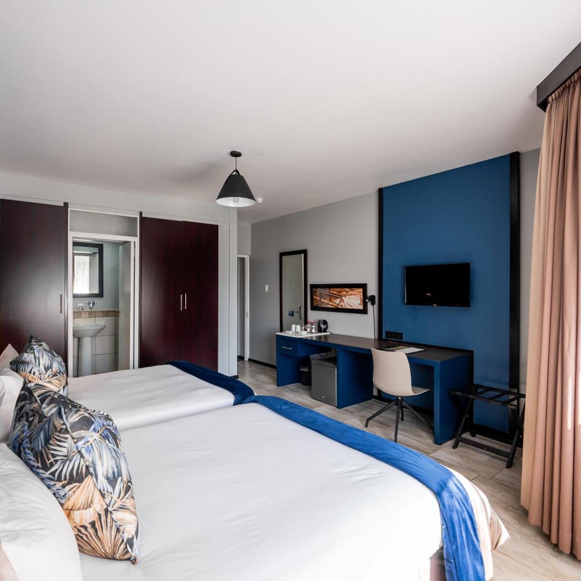 Room, Double or Twin Bed