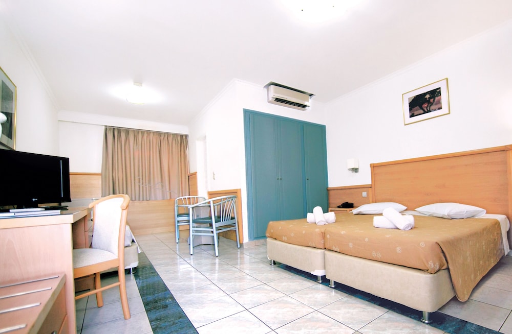 Atlantis Hotel 14/50