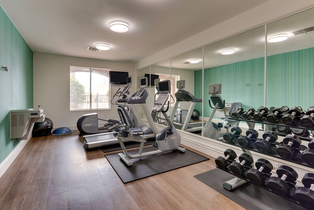Holiday Inn Express Hotel Suites Waxahachie 48/74