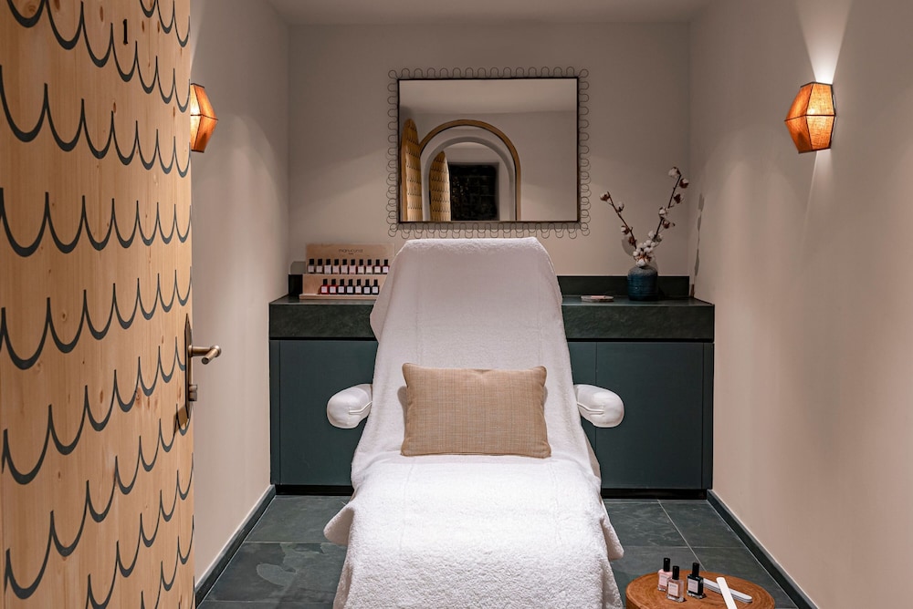 Hotel Le Coucou 18/50
