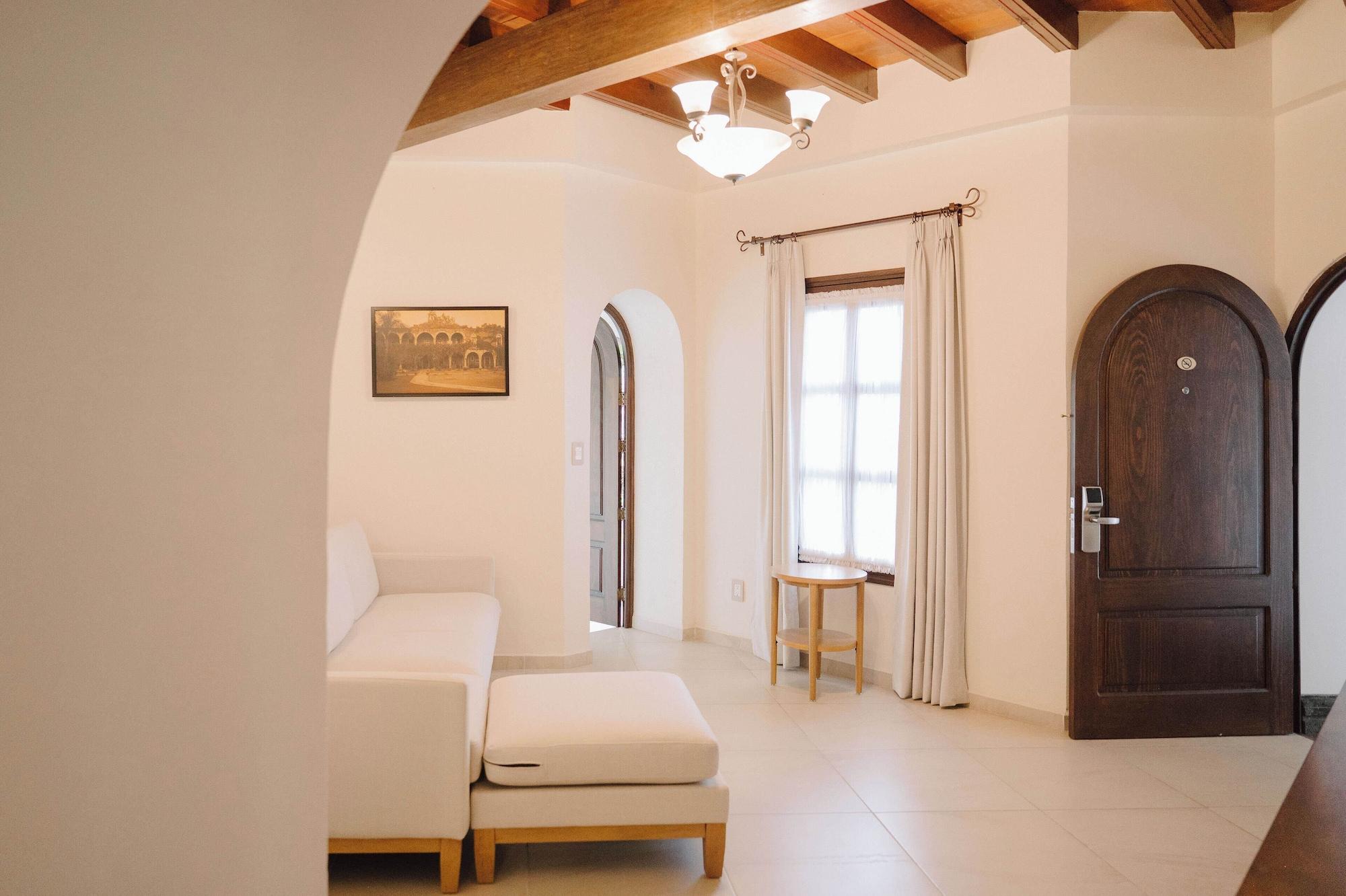 جناح جونيور، HOTEL HACIENDA LA VENTA 8/10